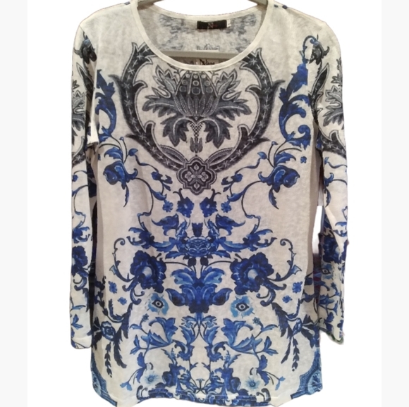 Nancy Yang Blue Print Top ⚘️ - Picture 2 of 9